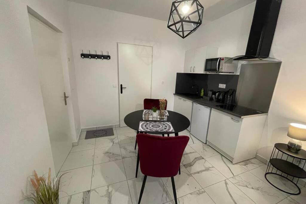 Le Dolce Vita - Centre Historique, Proche Toutes Commodites, Stationnement Aise, Wifi-Netflix Niort Ngoại thất bức ảnh